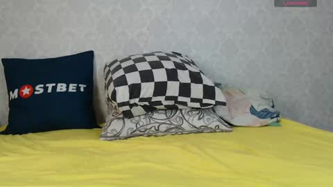 Snapshot of mira_one_ chatting on December 29, 10:45 am mira_one_ online show from December 29, 10:45 am