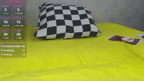 mira_one_ online show from February 8, 3:31 pm