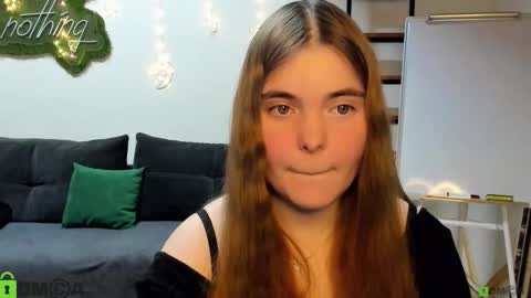 Snapshot of miraa_bloom chatting on February 2, 9:35 pm miraa_bloom online show from February 2, 9:35 pm