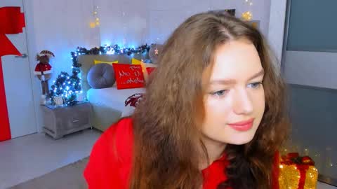 Snapshot of miraclecurly chatting on January 9, 7:29 pm Emma online show from January 9, 7:29 pm