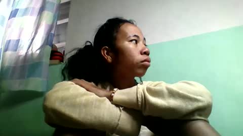 Snapshot of mirah881 chatting on December 17, 5:13 am mirah881 online show from December 17, 5:13 am