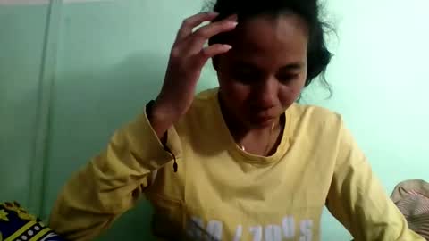 Snapshot of mirah881 chatting on May 12, 10:01 am mirah881 online show from May 12, 10:01 am
