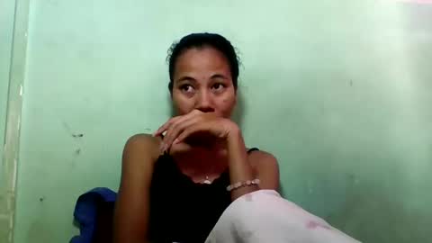 Snapshot of mirah881 chatting on May 16, 5:48 am mirah881 online show from May 16, 5:48 am
