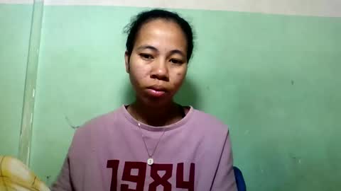 Snapshot of mirah881 chatting on May 19, 6:09 am mirah881 online show from May 19, 6:09 am