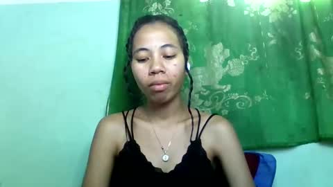 Snapshot of mirah881 chatting on May 29, 7:17 am mirah881 online show from May 29, 7:17 am