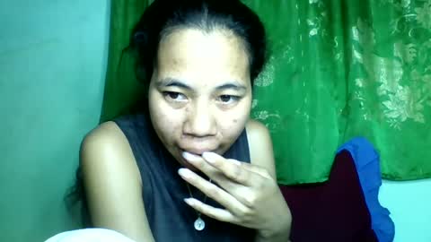 Snapshot of mirah881 chatting on July 1, 8:19 pm mirah881 online show from July 1, 8:19 pm