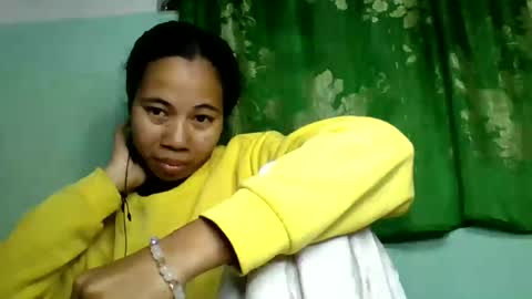 Snapshot of mirah881 chatting on July 2, 8:09 am mirah881 online show from July 2, 8:09 am