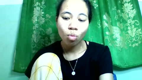 Snapshot of mirah881 chatting on July 4, 6:08 am mirah881 online show from July 4, 6:08 am