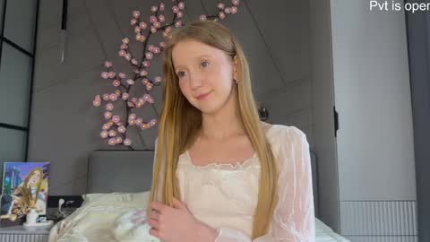 Mira online show from May 29, 4:32 am