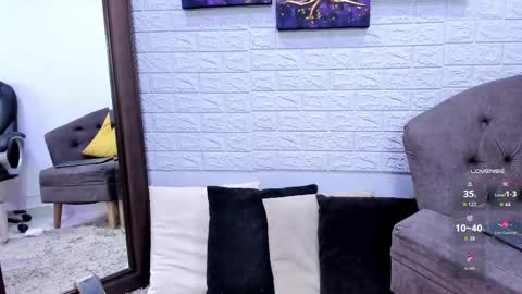 Snapshot of miranda_doll_ chatting on April 22, 12:07 pm online show from April 22, 12:07 pm
