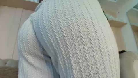 Snapshot of miranda_villa chatting on February 4, 12:33 pm Miranda online show from February 4, 12:33 pm