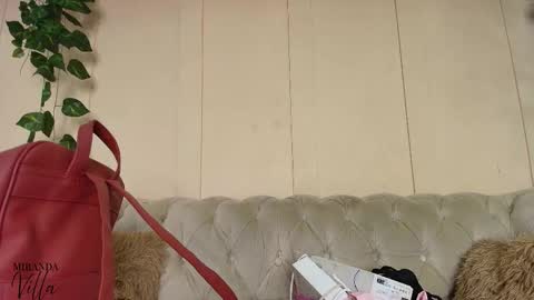 Snapshot of miranda_villa chatting on February 11, 12:21 pm Miranda online show from February 11, 12:21 pm