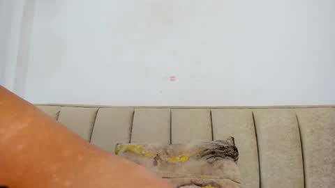 Snapshot of miranda_villa chatting on February 13, 12:28 am Miranda online show from February 13, 12:28 am