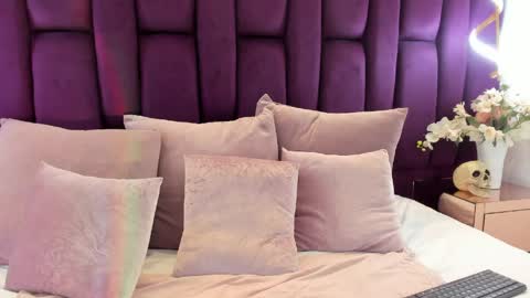 Miranda  online show from March 31, 1:44 pm