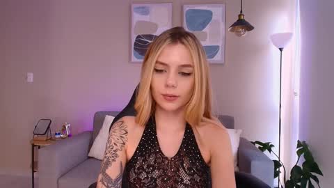 Snapshot of mirandashaw chatting on January 22, 8:49 pm Miranda Shaw online show from January 22, 8:49 pm