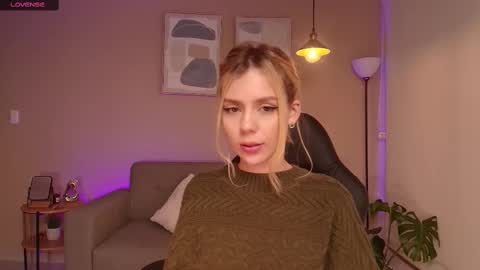 Snapshot of mirandashaw chatting on February 10, 2:41 am Miranda Shaw online show from February 10, 2:41 am