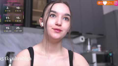 mirarune online show from April 12, 5:29 pm