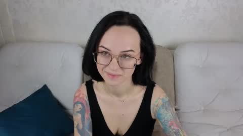 Mira online show from March 6, 9:09 pm