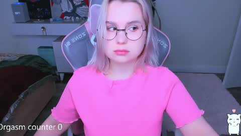 Kira online show from June 23, 2:59 pm