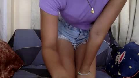 Snapshot of mireill_sex chatting on March 21, 12:48 am mireill_sex online show from March 21, 12:48 am