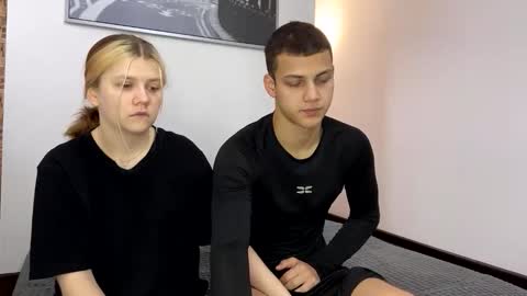 Snapshot of mirelcouple chatting on February 19, 10:11 am mirelcouple online show from February 19, 10:11 am