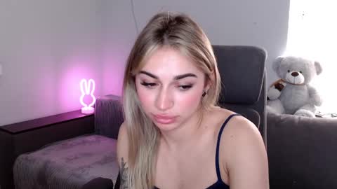 miri07 online show from April 13, 6:19 am