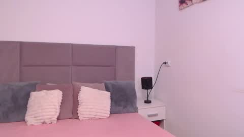 Snapshot of miryamines chatting on January 14, 12:54 am MiryamInes online show from January 14, 12:54 am