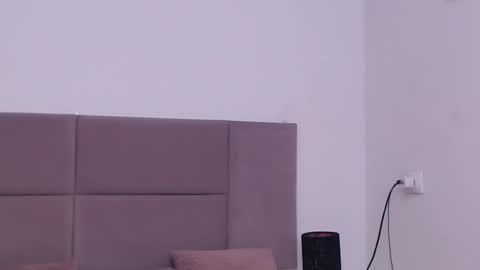 Snapshot of miryamines chatting on February 5, 4:47 pm MiryamInes online show from February 5, 4:47 pm