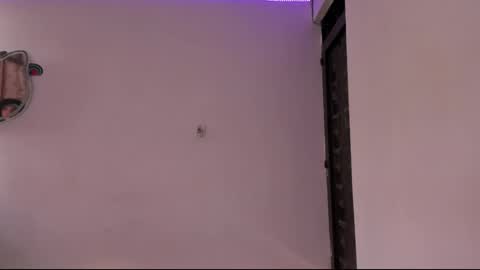 Misa Independent model online show from January 8, 8:18 pm