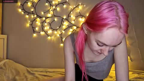 MisaMew online show from January 18, 9:02 am