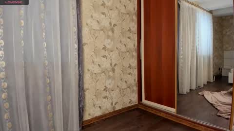 mishapallmer online show from November 24, 9:53 am