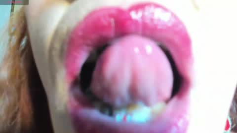 Mishell Bons online show from May 29, 1:47 am