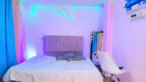 misofialeal online show from February 27, 6:19 pm