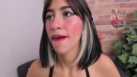 Snapshot of miss___taylor chatting on February 12, 2:39 am Taylor online show from February 12, 2:39 am