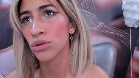 Snapshot of miss___taylor chatting on February 20, 6:26 am Taylor online show from February 20, 6:26 am