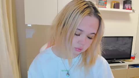 miss__selena online show from February 15, 6:01 pm