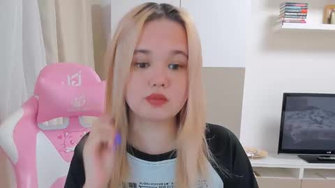 miss__selena online show from February 18, 5:21 pm