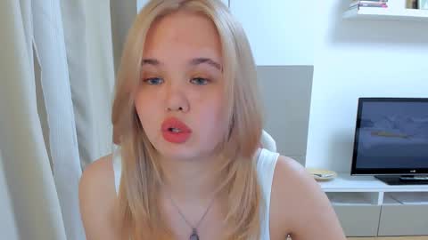 miss__selena online show from February 25, 8:19 pm