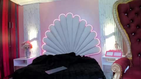 miss__star_ online show from May 12, 12:24 pm