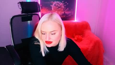 Snapshot of miss_alice_silver chatting on September 29, 8:24 pm miss_alice_silver online show from September 29, 8:24 pm