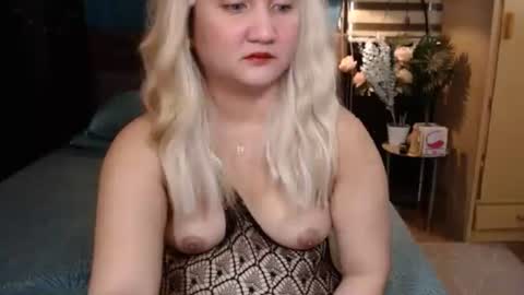 Snapshot of miss_angelic15 chatting on October 9, 10:19 pm miss angelic15 online show from October 9, 10:19 pm