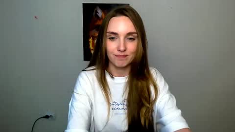 Snapshot of miss_angelina_ chatting on June 18, 9:14 am Angelina online show from June 18, 9:14 am