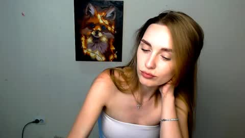 Snapshot of miss_angelina_ chatting on June 30, 5:52 am Angelina online show from June 30, 5:52 am