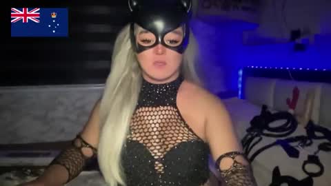 Call me  Miss Antonette  online show from May 21, 12:17 am