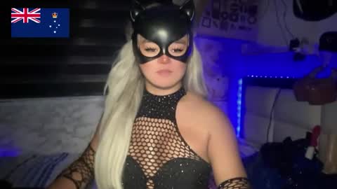 Snapshot of miss_antonette_xxx chatting on June 6, 9:19 pm Call me Miss Antonette online show from June 6, 9:19 pm
