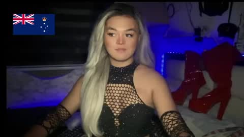 Snapshot of miss_antonette_xxx chatting on July 15, 12:49 am Call me Miss Antonette online show from July 15, 12:49 am