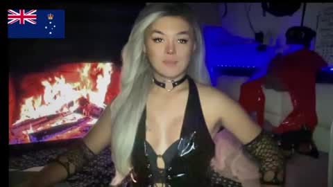 Snapshot of miss_antonette_xxx chatting on July 17, 12:06 am Call me Miss Antonette online show from July 17, 12:06 am