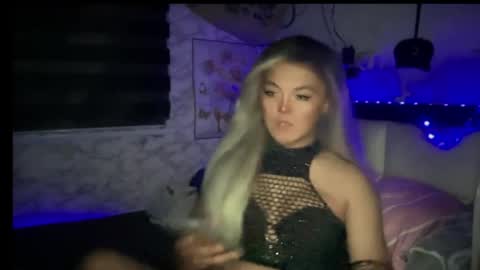 Snapshot of miss_antonette_xxx chatting on July 31, 9:14 pm Call me Miss Antonette online show from July 31, 9:14 pm