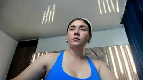 Snapshot of miss_bella3 chatting on April 14, 1:50 pm bella online show from April 14, 1:50 pm