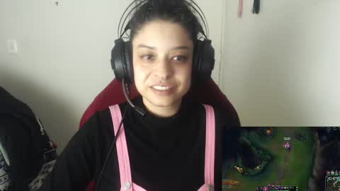 Snapshot of miss_carmila chatting on October 31, 11:17 pm Miss Carmila online show from October 31, 11:17 pm